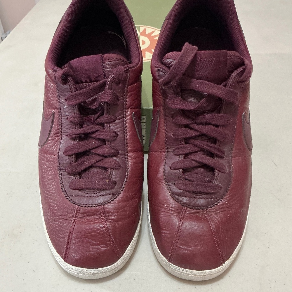 Nike Bruin Burgundy size 9.5